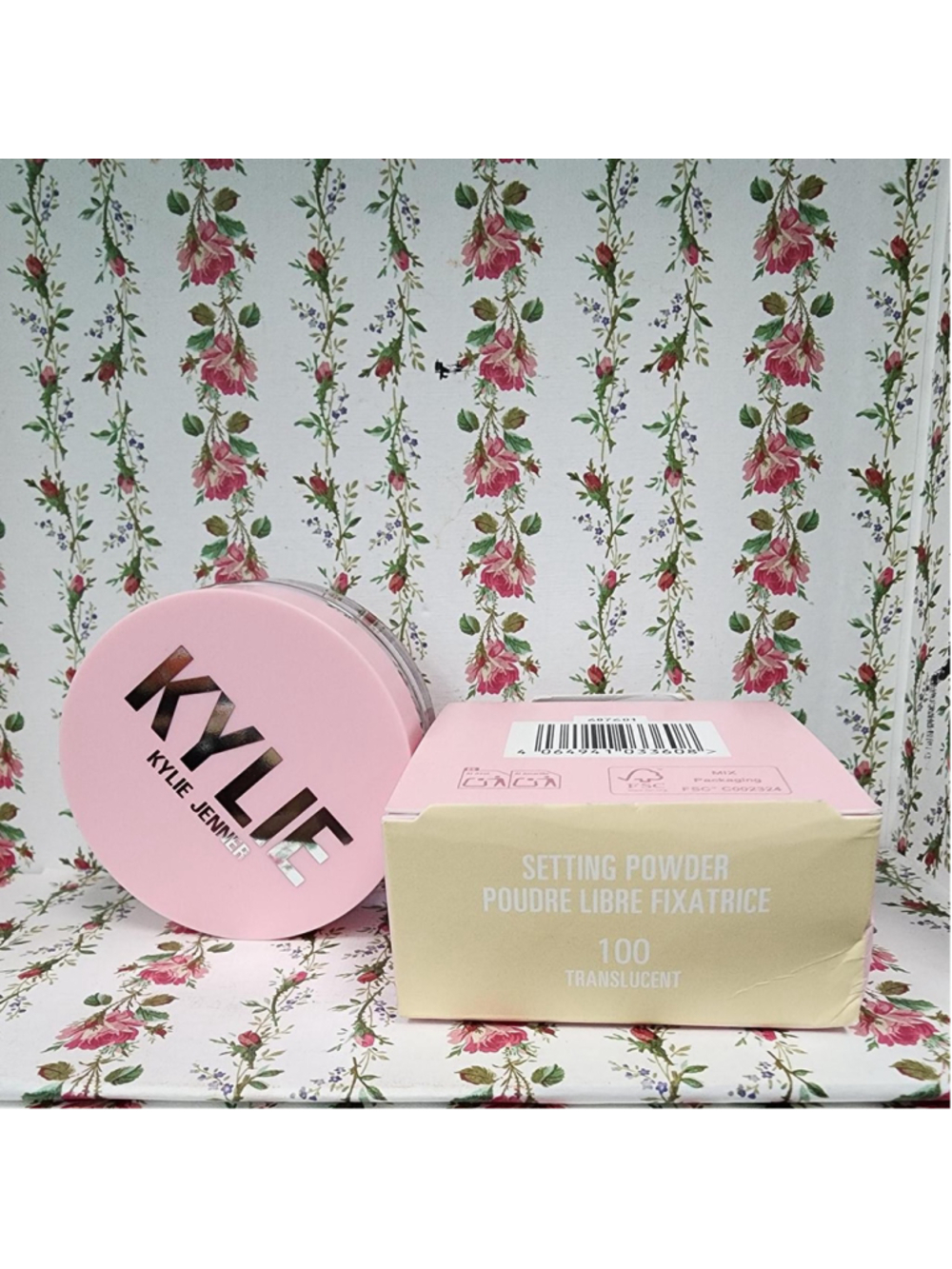 Kylie Jenner Setting Powder 100 Translucent
#kylie #settingpowder